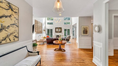 Sammys Beach Stately Retreat