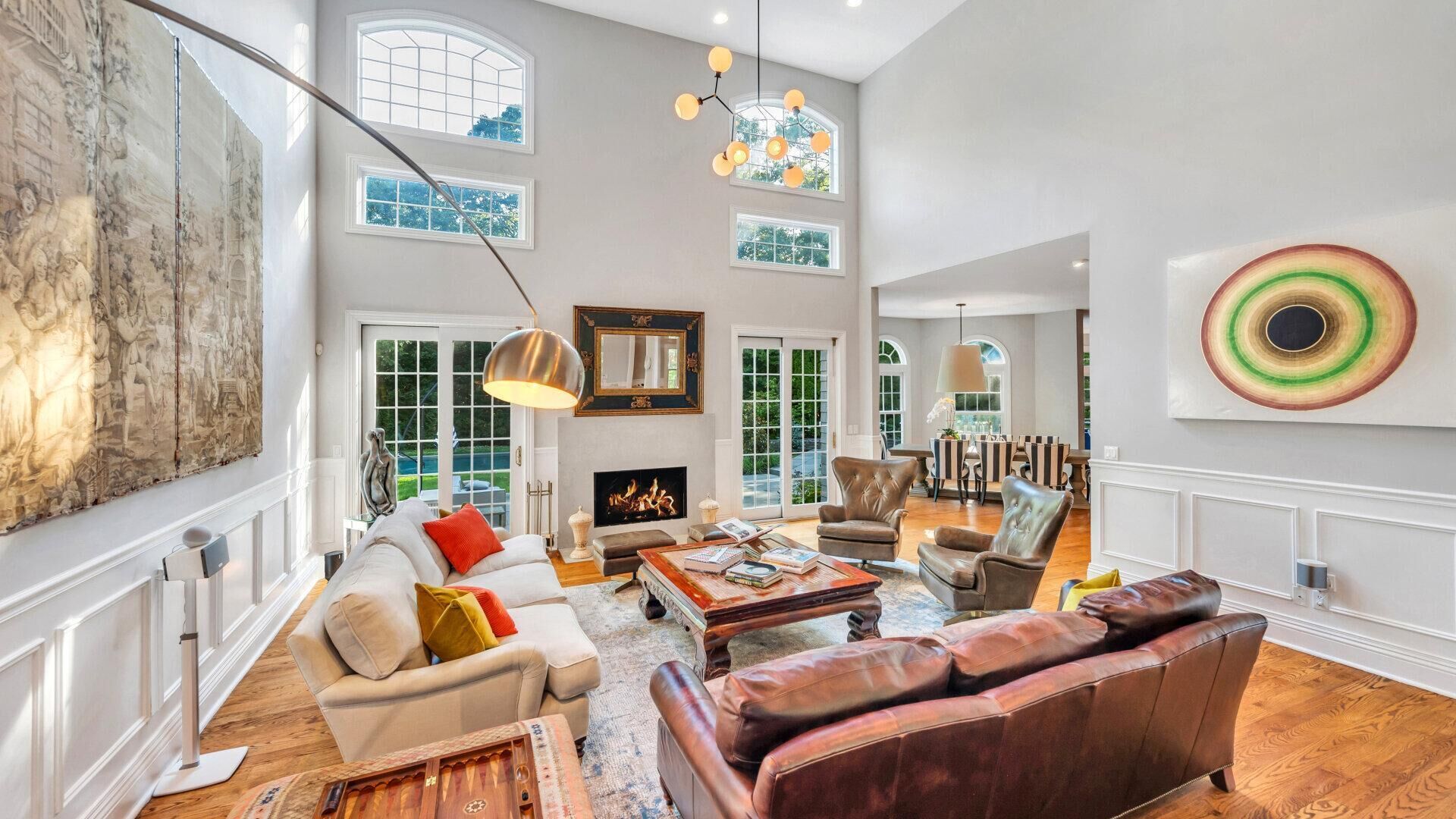 House, Multiple Beds (Sammys Beach Stately Retreat) | Living room