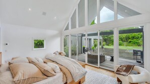 House, Multiple Beds (Shelter Island Sensation)