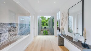 House, Multiple Beds (Shelter Island Sensation)