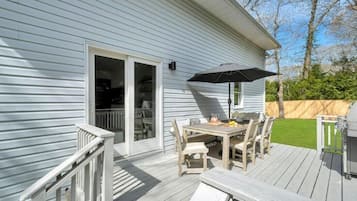 House, Multiple Beds (Noyack Bay Beauty) | Balcony