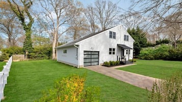 Nhà, nhiều giường (Noyack Bay Beauty) | Ngoại thất