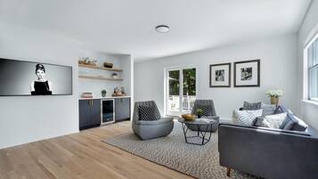 House, Multiple Beds (Noyack Bay Beauty) | Living room | TV, offices