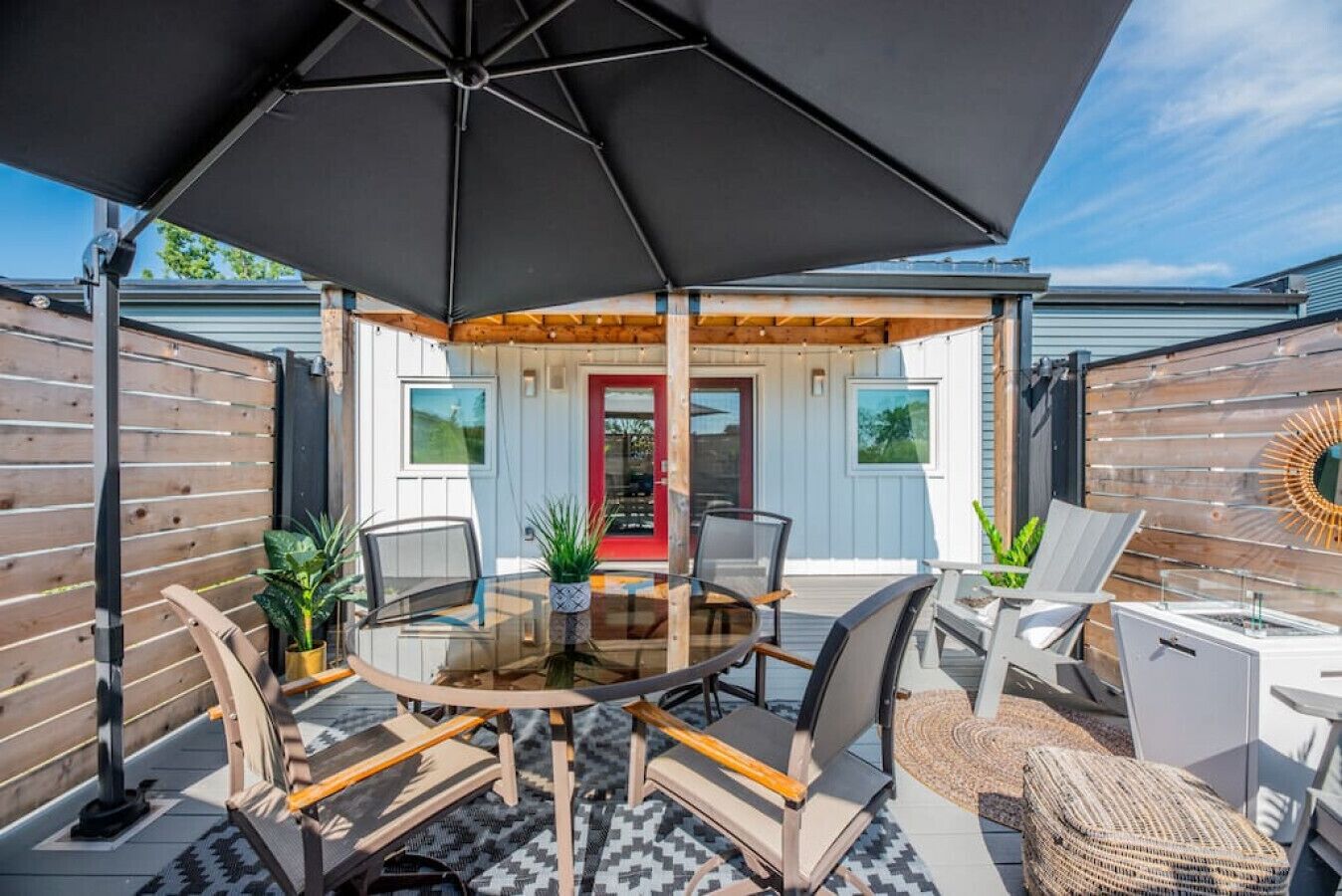 Outdoor dining