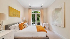 House, Multiple Beds (East Hampton Villa)
