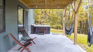 Balcony - Hudson Valley Wooded Wonder (Kerhonkson)