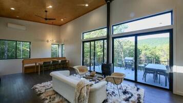 House, Multiple Beds (Hudson Valley Wooded Wonder) | Living room