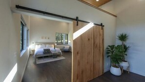 Rumah, Beberapa Tempat Tidur (Hudson Valley Wooded Wonder)