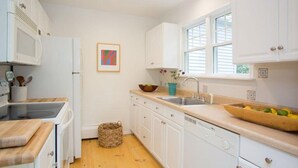 Nhà, nhiều giường (Fish Cove Cottage) | Bếp riêng