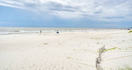 Vacation Rental in Beach-Front Neighborhood with Pool Access