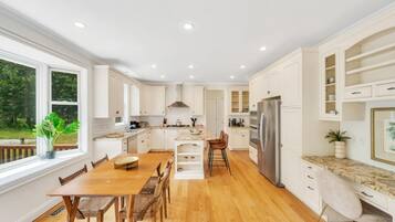 House, Multiple Beds (Wonderful in Springs) | Private kitchen