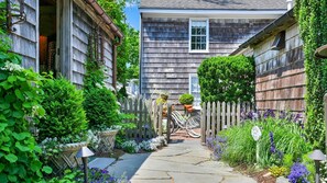 Apartment, 1 Queen Bed (Sage and Madison House - Madison Suit) | Property grounds