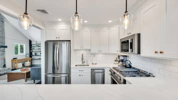 Maison, plusieurs lits (Escape by Gardiners Bay) | Cuisine privée | Micro-ondes, grille-pain, blender