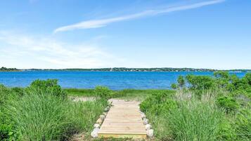 House, 2 Queen Beds (Lake Montauk Marvel) | Beach | On the beach