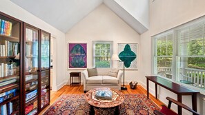 House, Multiple Beds (Northwest Woods Escape) | Living room