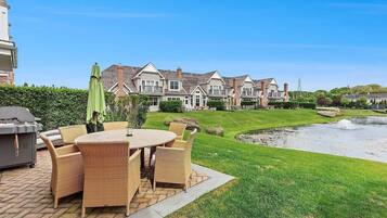 House, Multiple Beds (Pristine on Bishops Pond) | Property grounds