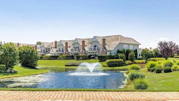 House, Multiple Beds (Pristine on Bishops Pond) | Property grounds