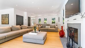 House, Multiple Beds (Comfort in East Quogue) | Living room - Comfort in East Quogue (East Quogue)