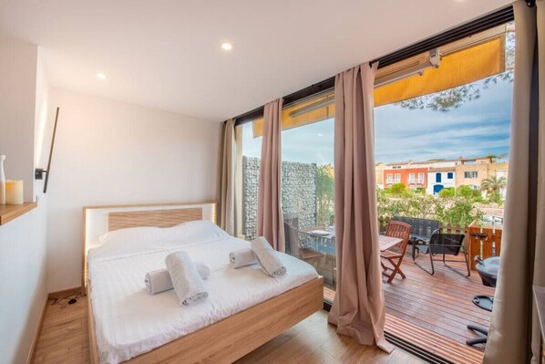 1 bedroom, iron/ironing board, free WiFi, bed sheets