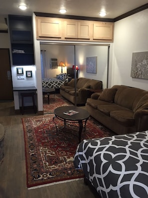 1 多间卧室、办公桌、熨斗/熨衣板、WiFi