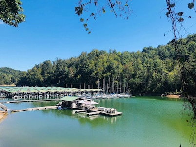 CABIN AT THE COVE at Watauga Lake!