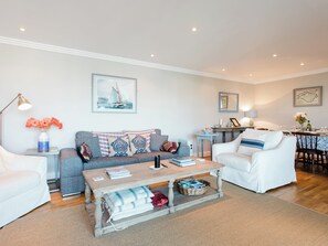 Unclassified image, 2 of 13, button