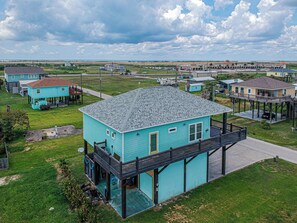 Exterior - Crystal Mermaid-3 bedroom 2 bath home that sleeps 12. (Crystal Beach)