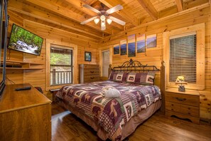 2 bedrooms, desk, iron/ironing board, free WiFi