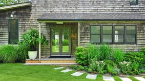 Exterior - Beach Road Retreat (East Hampton)