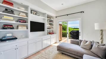 Rumah, Beberapa Tempat Tidur (Beach Road Retreat) | Ruang keluarga
