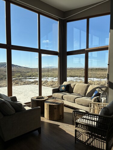 New Luxury Riverfront Scenic View 