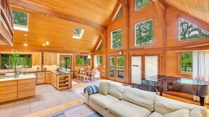 House, Multiple Beds (East Hampton Cottage) | Living room