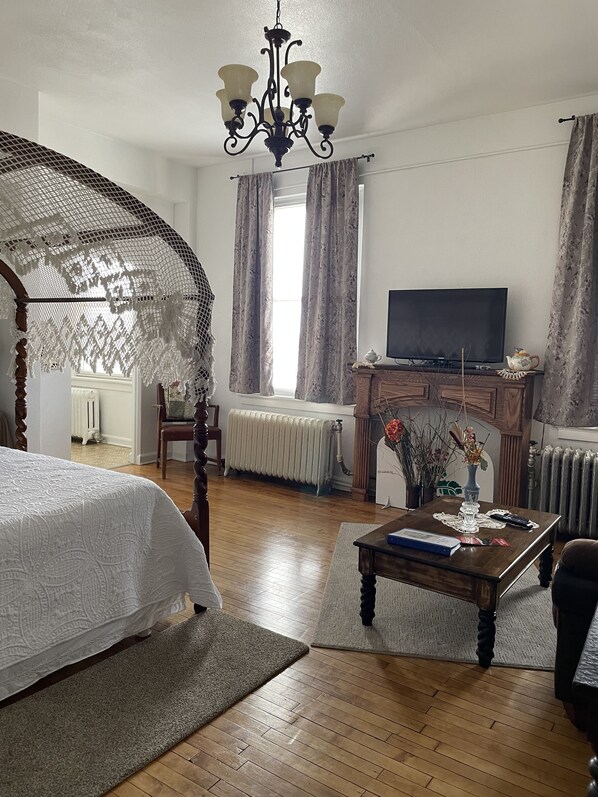 1 camera, una scrivania, Wi-Fi gratuito, lenzuola