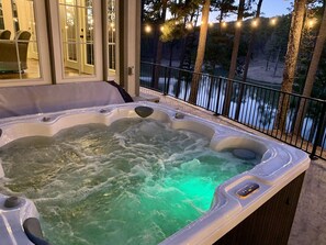 Terrace/patio - Lakehouse - HotTub | Kayak/Fish | AtvTrls (MENA)