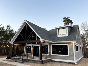 Exterior - LakeView | HotTub | Kayak/Fish | Arcade | AtvTrls (MENA)