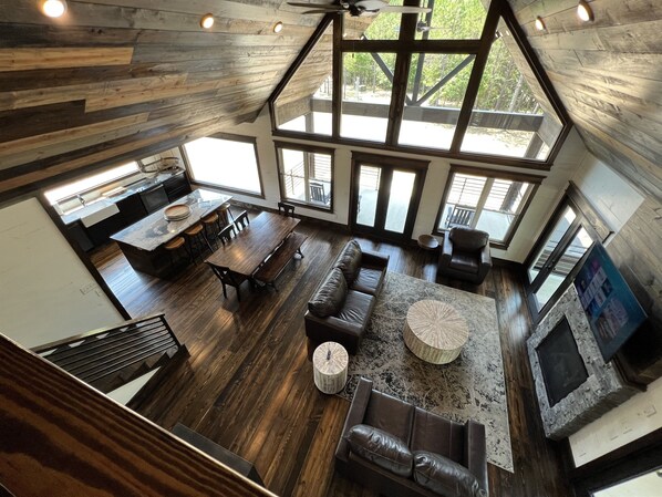 Smart TV, fireplace, video games - LakeView | HotTub | Kayak/Fish | Arcade | AtvTrls (MENA)