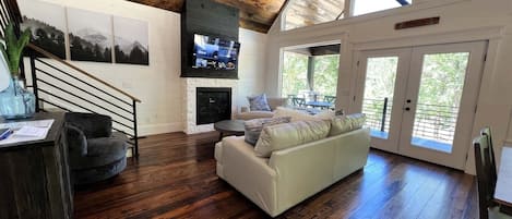 Smart TV, fireplace, video games