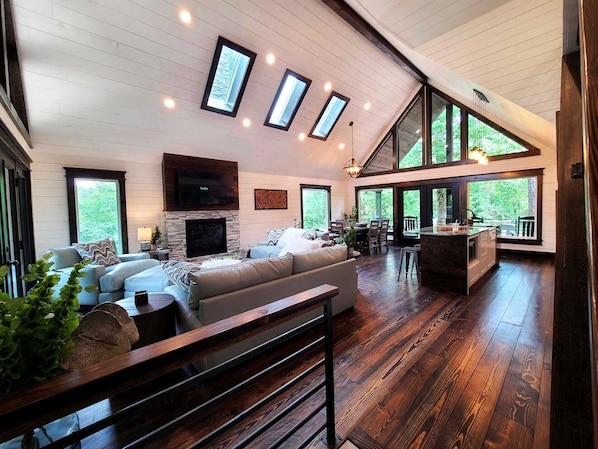 TV connectée, cheminée