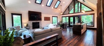 Lakeside Cabin | Hot Tub | Kayaks | Fishing | ATV Trails