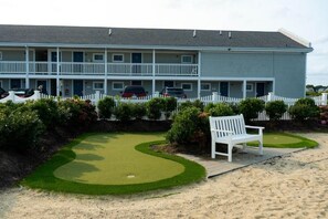 Exterior - Deluxe suite at the oceanfront Surfside Resort (Falmouth)