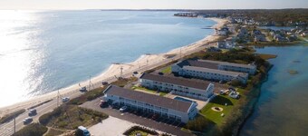 Deluxe suite at the oceanfront Surfside Resort