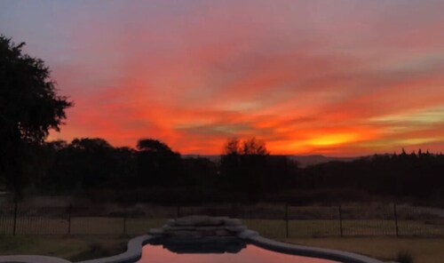Quiet, Comfy Garage Apartment