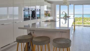Dishwasher, high chair