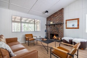 Uklassifisert bilde, 3 av 8, knapp