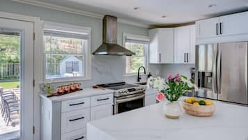 Casa, varias camas (Villa Hermosa Southampton) | Cocina privada