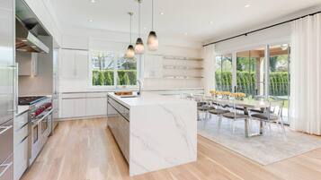 House, Multiple Beds (Amagansett Lanes Luxury) | Private kitchen