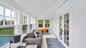 House, Multiple Beds (Fort Pond Pristine) | Living room