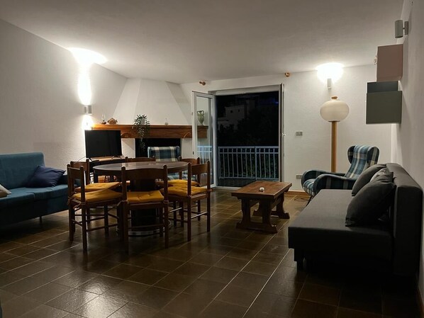 Living area - CALA GONONE APPARTAMENTO IN VILLA, A POCHI PASSI DAL MARE (Cala Gonone)