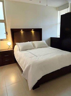 3 chambres, fer et planche à repasser, Wi-Fi gratuit, draps fournis