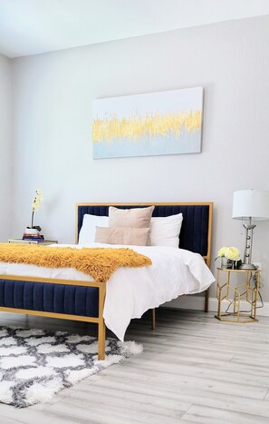 3 habitaciones, escritorio, tabla de planchar con plancha y wifi gratis 